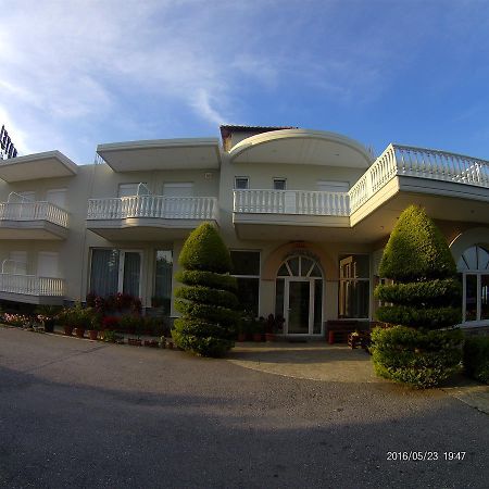Hotel Akrogiali Korinós Buitenkant foto