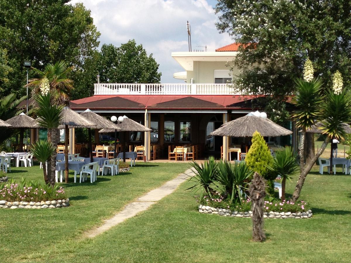 Hotel Akrogiali Korinós Buitenkant foto