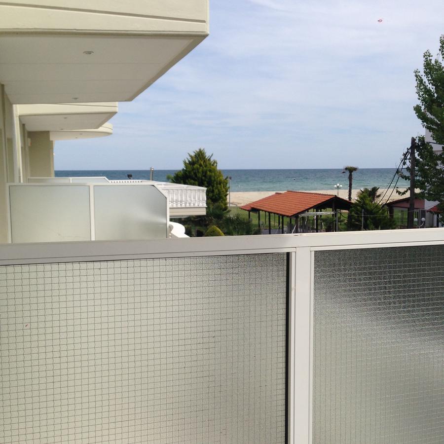 Hotel Akrogiali Korinós Buitenkant foto