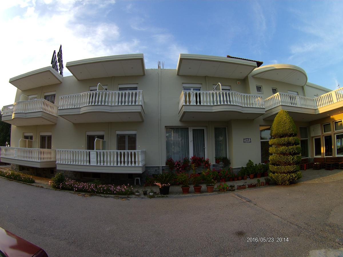 Hotel Akrogiali Korinós Buitenkant foto