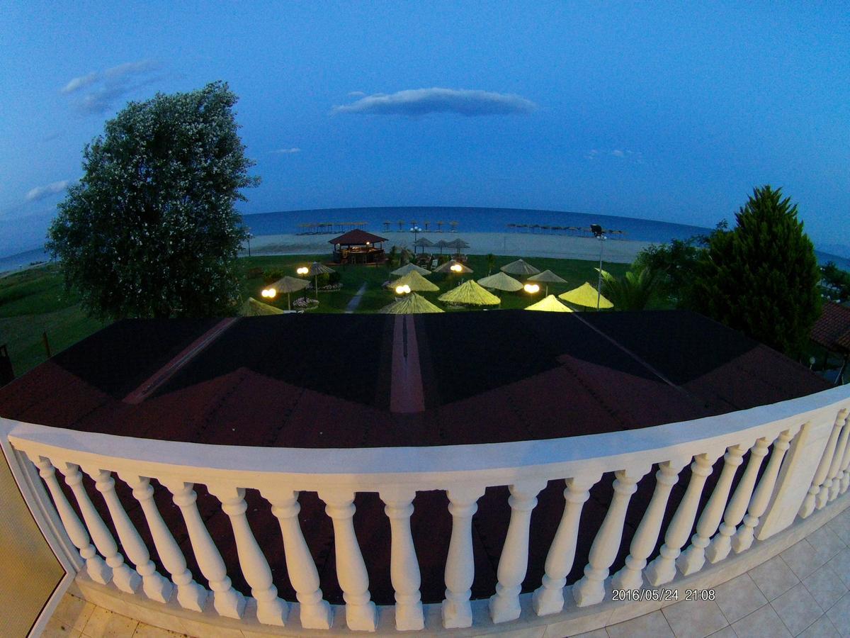 Hotel Akrogiali Korinós Buitenkant foto
