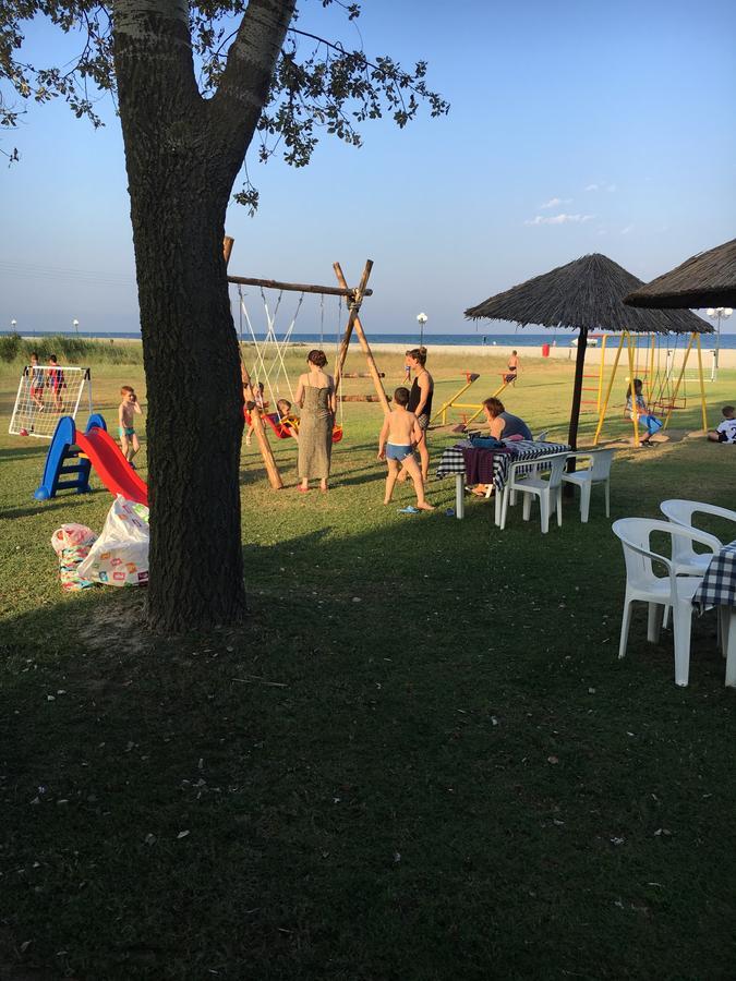 Hotel Akrogiali Korinós Buitenkant foto