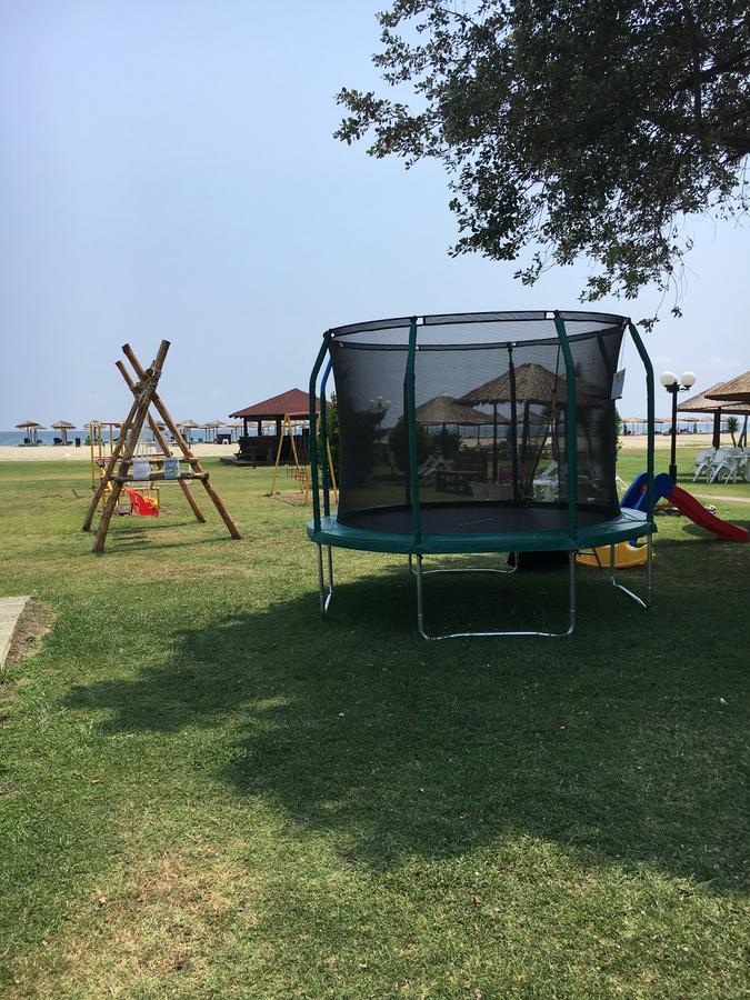 Hotel Akrogiali Korinós Buitenkant foto